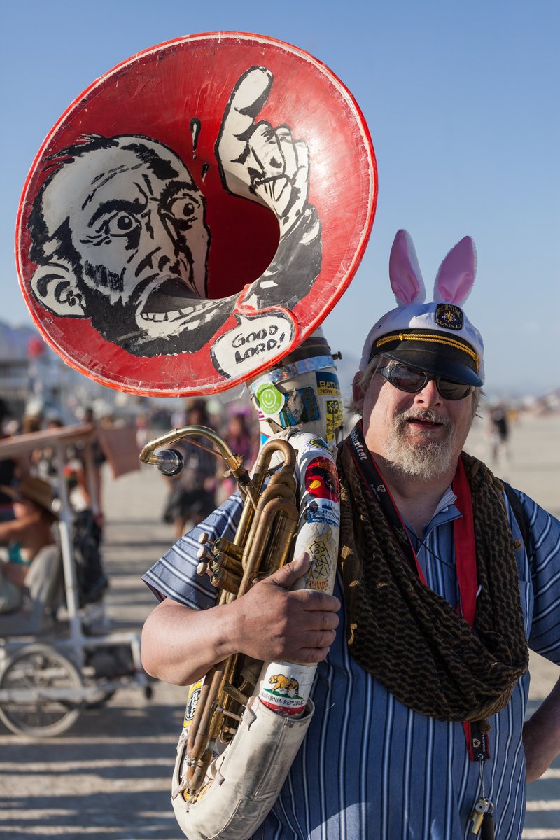 Burner with a painted Tuba.