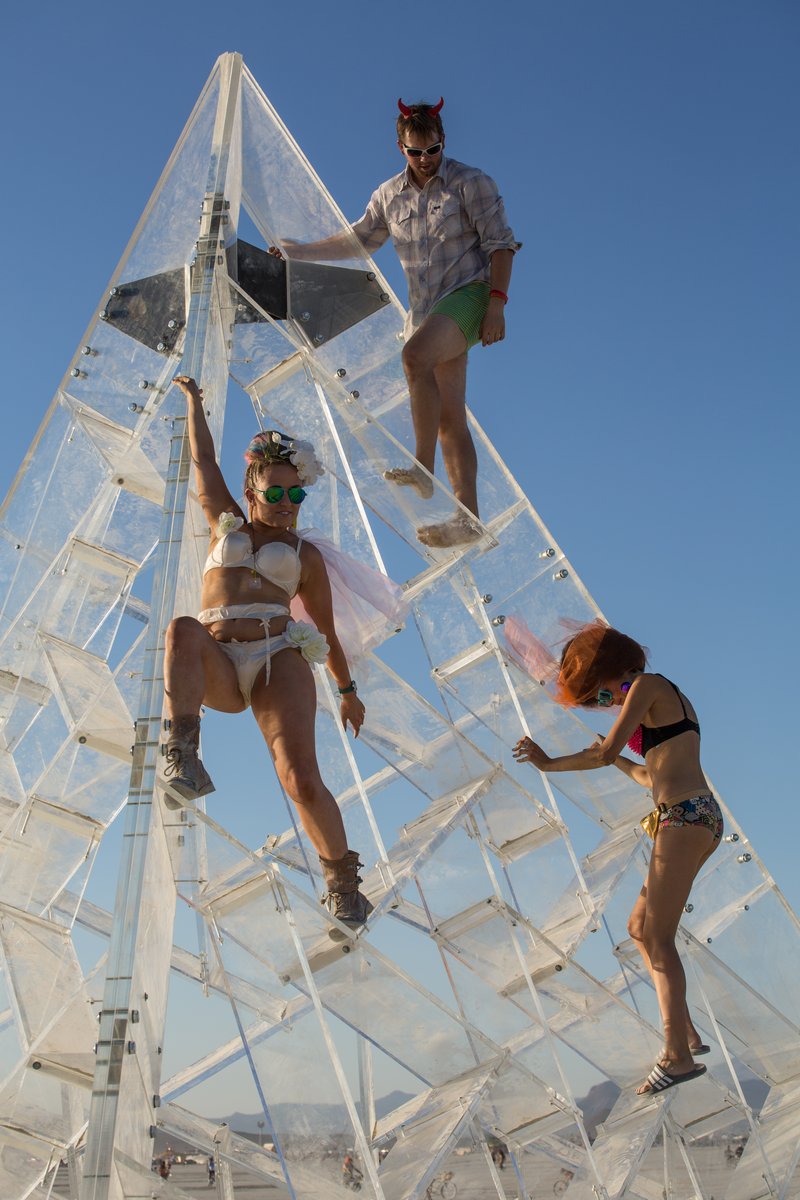 Burners Climb On Luz 2.0 by Red Deer | London, UK