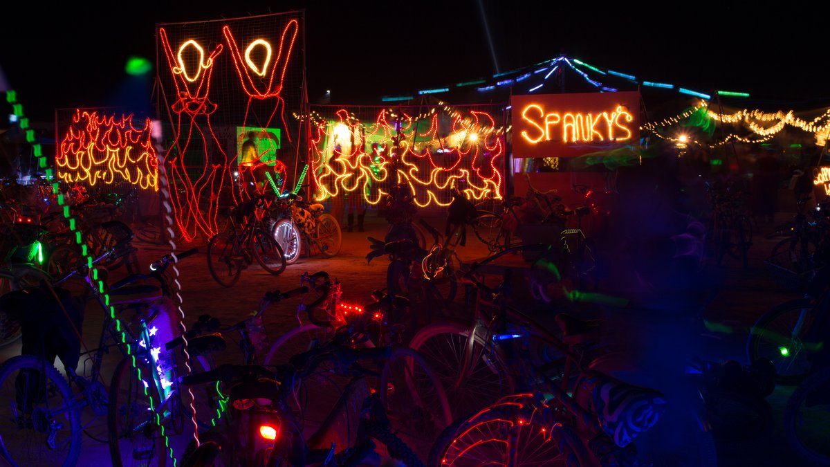 Spanky's Bar Entrance At Night