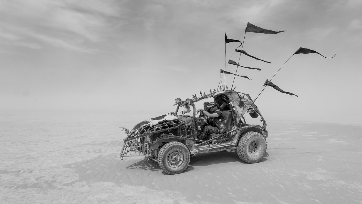 Awesome Art Car / Mutant Vehicle (artist unknown) Burning Man 2014