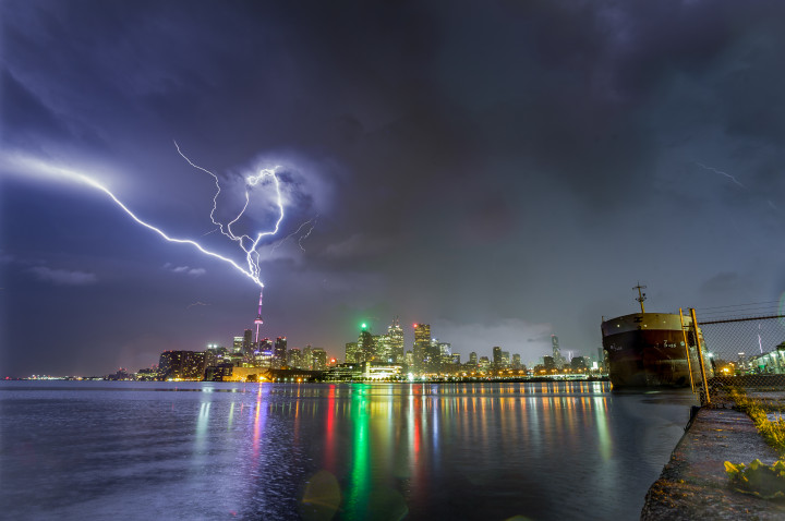 CN Tower Lightning 02