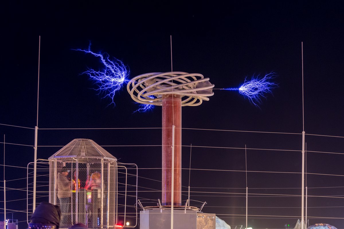 Coup de Foudre Project by: Matthew Faulkner from: San Francisco, CA http://burningman.org/event/brc/2015-art-installations/#CoupdeFoudreProject