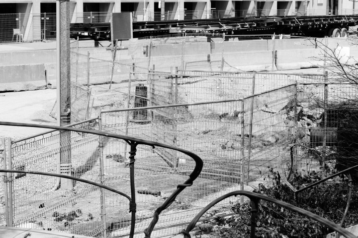Disordered Fences
