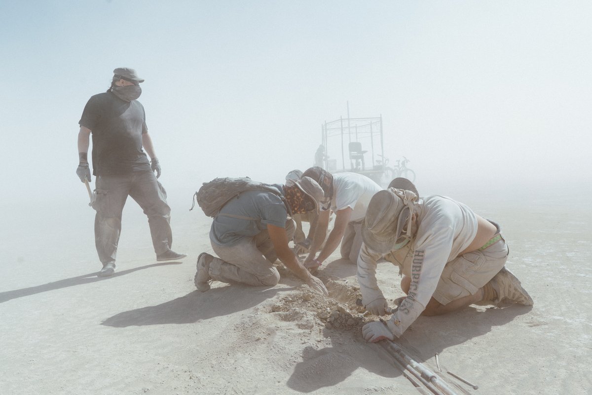 Gaspo And Crew Working In The Dust