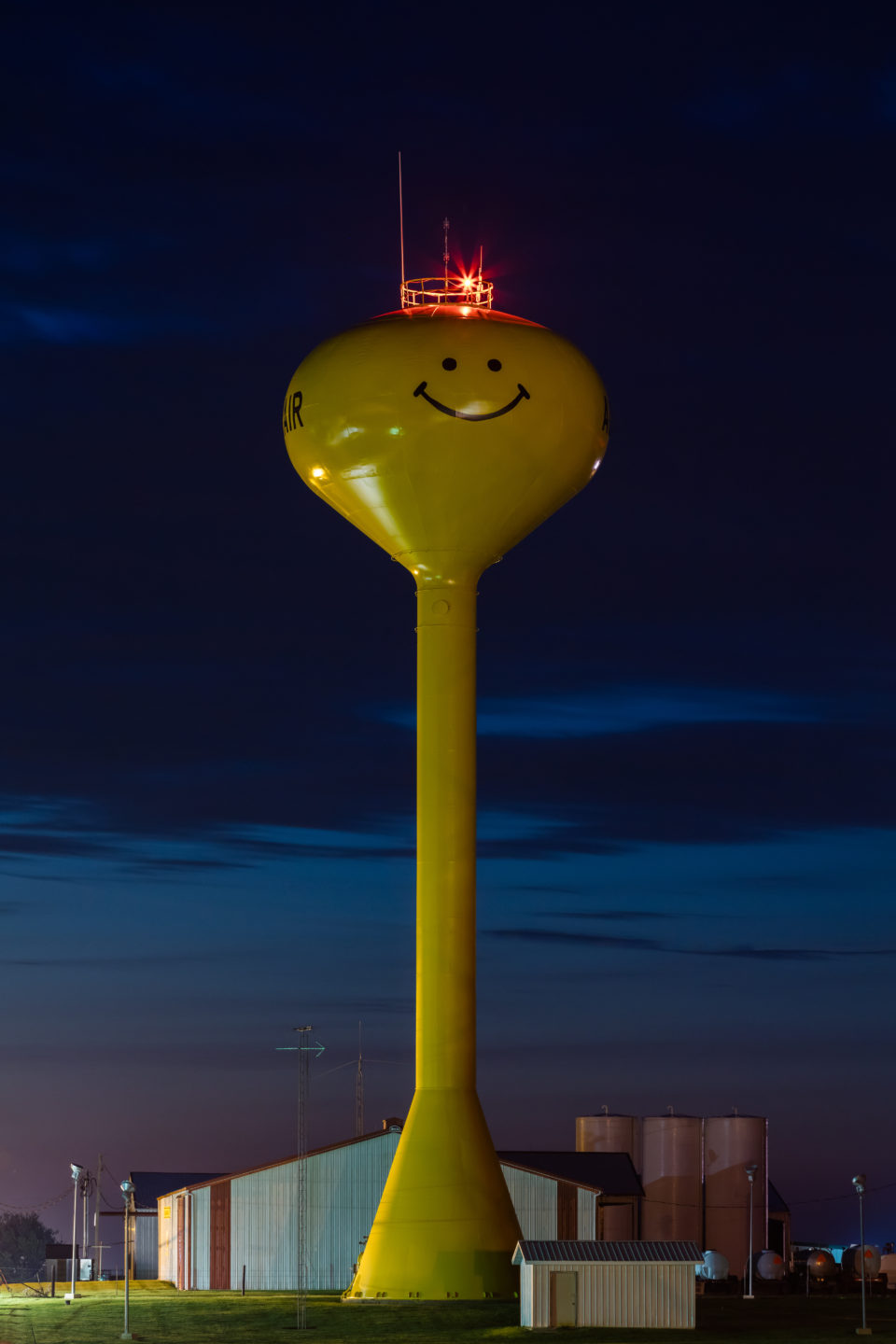 Smiley Face Water Tower - Duncan.co