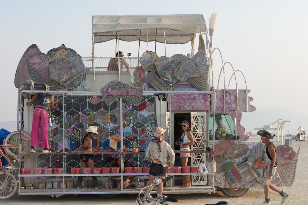 Mutant Vehicle: The Paint Bar Artcar by artist Richard Art Felix