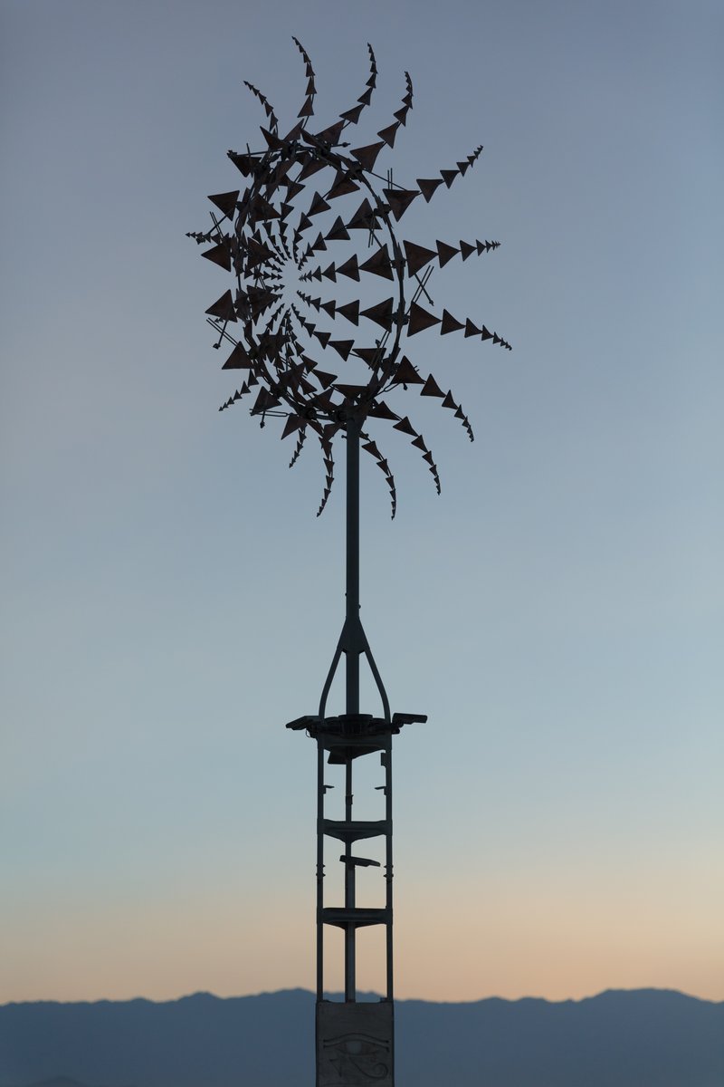 Kinetic Art by Anthony Howe (video) (thanks to Hank Leiter for the update)