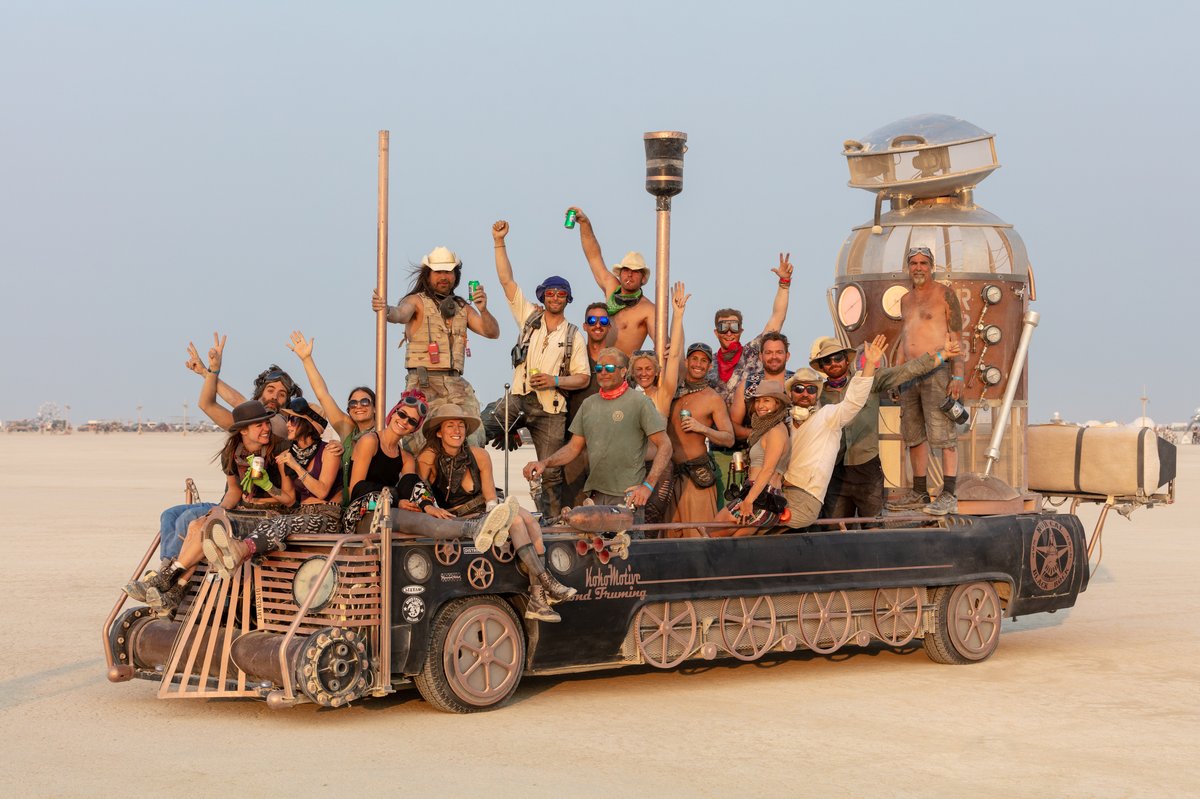 Always a pleasure to photograph these folks even though I've never actually met their crew. They see me biking I hold up the camera and they say yeah. Done. Boom. Now they have this picture. <3. They look so happy. Love it.