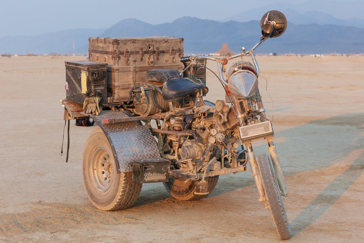 Damn. Pretty sure this is the gnarliest playa bike I've ever seen.