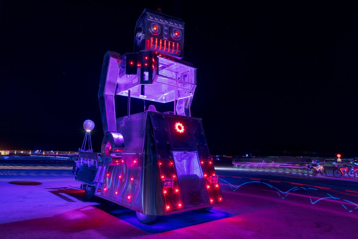 If you know the name of this mutant vehicle please comment below or email me.