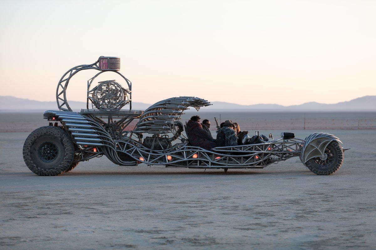 Valrian Steel by Henry Cheng. URL http://henrychangdesign.com/valyrian-steel/