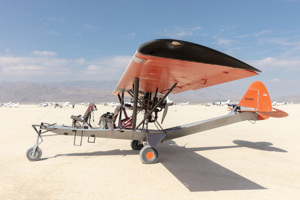 They call this type of aircraft a breezy and you can see why... Awesome.