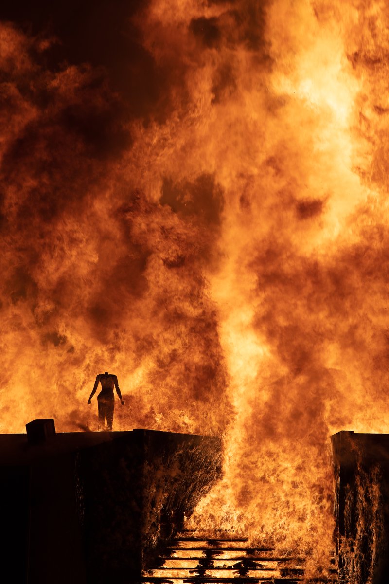 I'm glad I could hide behind my camera. It was incredibly hot at this moment. Ouch.