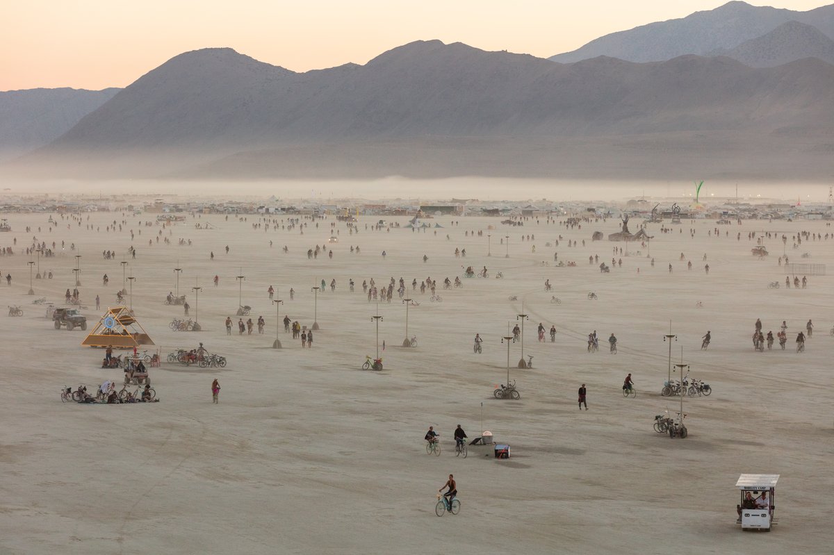 It's amazing how much dust burners kick up when they move en masse.