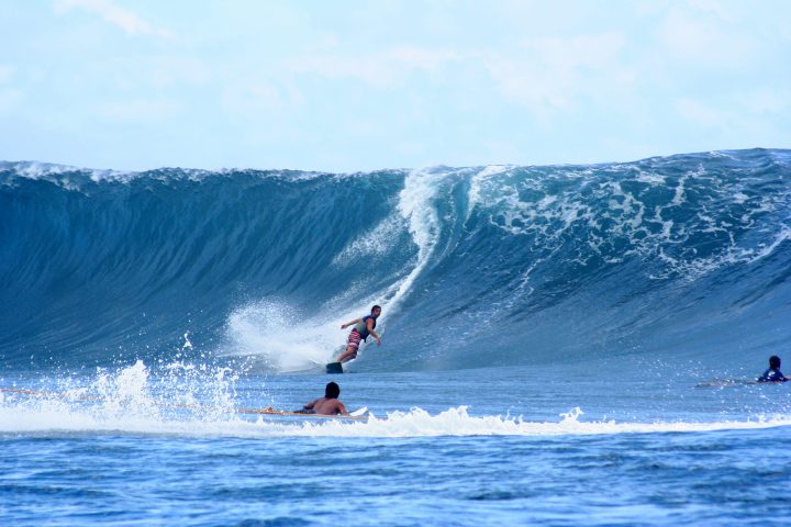 tow in surfing