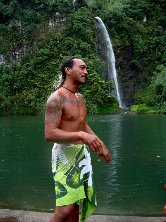Bora Bora Tour Guide
