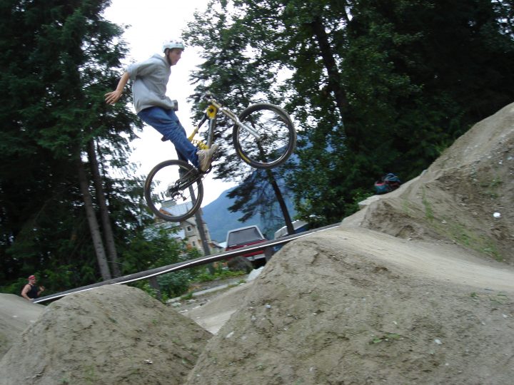 random dude busts a little no hander