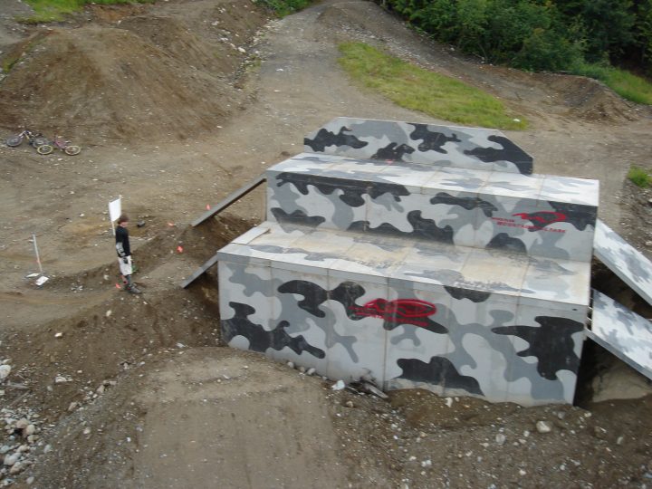 huge tabletop thing at the bikepark