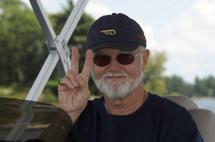 Dad driving ‘Pond Tunes’