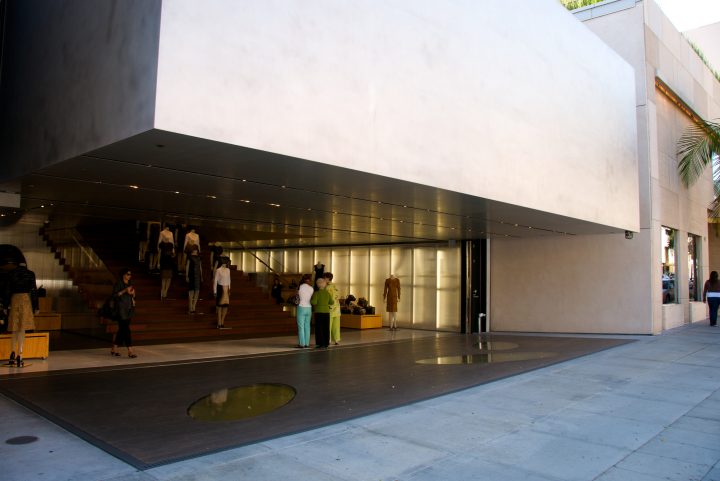 No Name Store