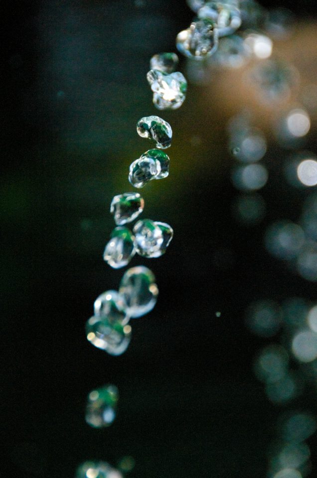 Tryign to photograph Water Droplets