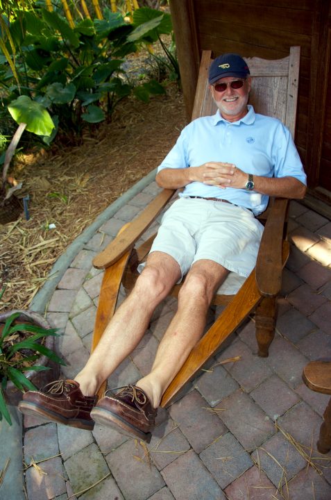 Cool chair lets you put your feet up