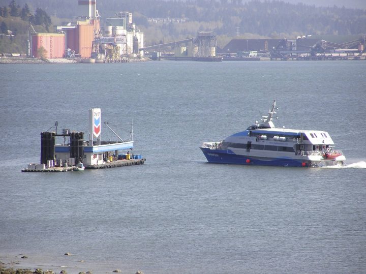 VANCOUVER DUNCAN AND REBECCA 2 APRIL 2004 115