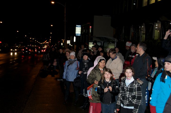 Crowd waiting for Torch