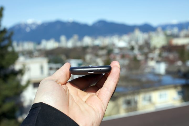 Google Nexus One Bottom