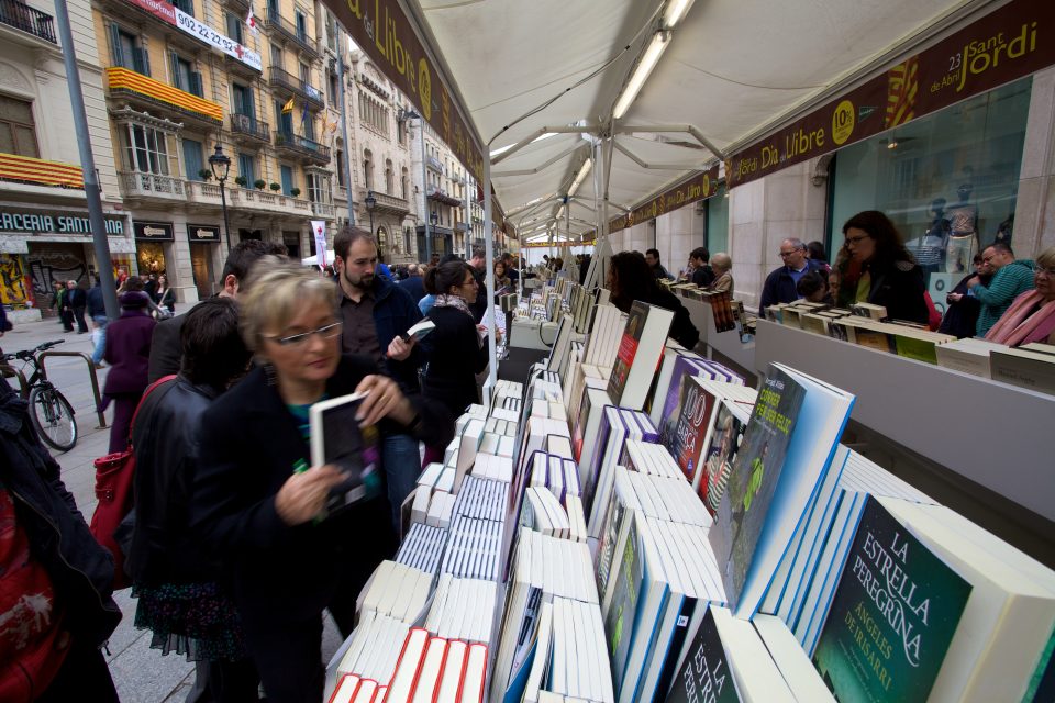 People Shopping For Books