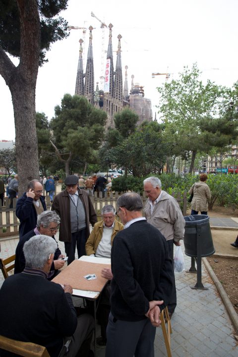 Playing Cards in the Shadow of La Sagrada Familia