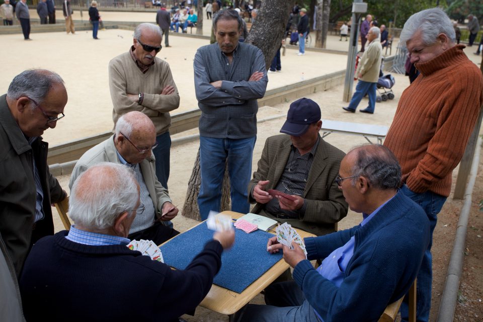Playing Cards in the Shadow of La Sagrada Familia
