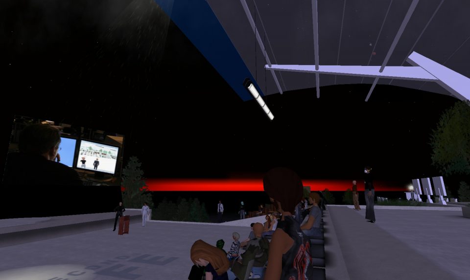 Lawrence Lessig does a virtual book signing in SL