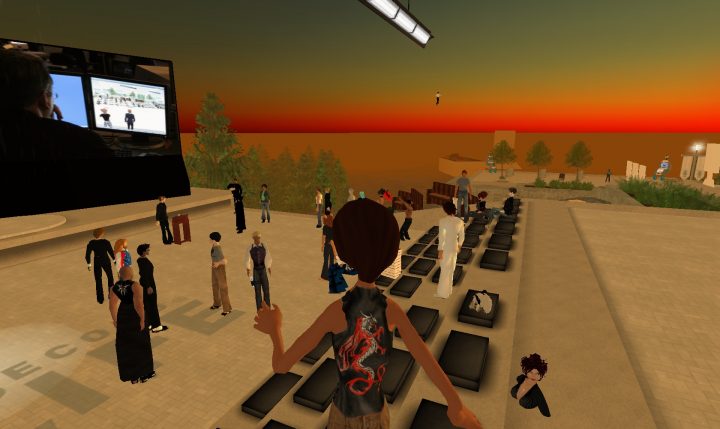 Lawrence Lessig does a virtual book signing in SL