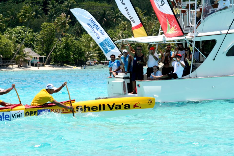 Shell Va'a Outrigger and Fans