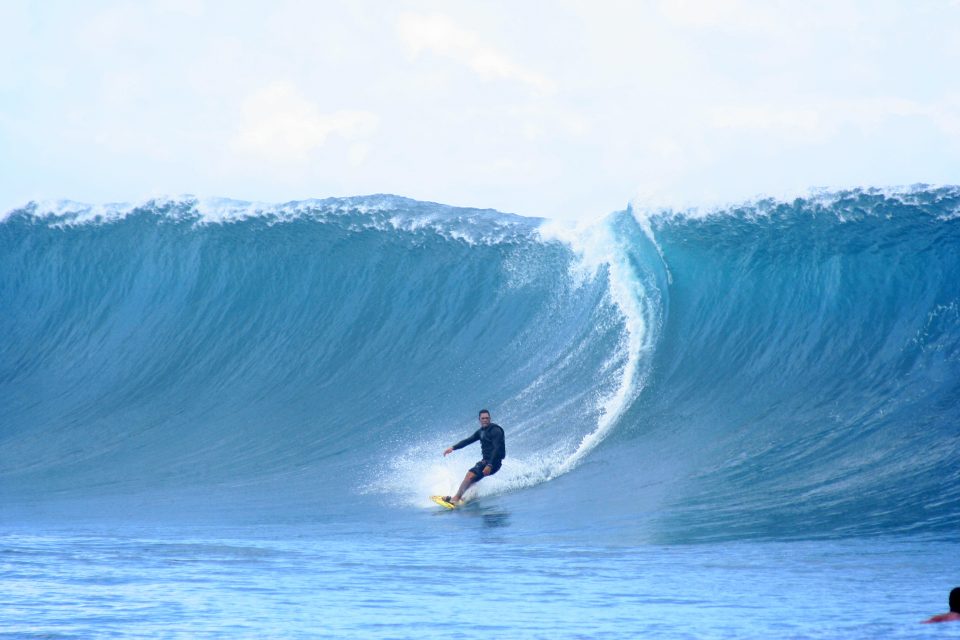 Bib Wave Surfing