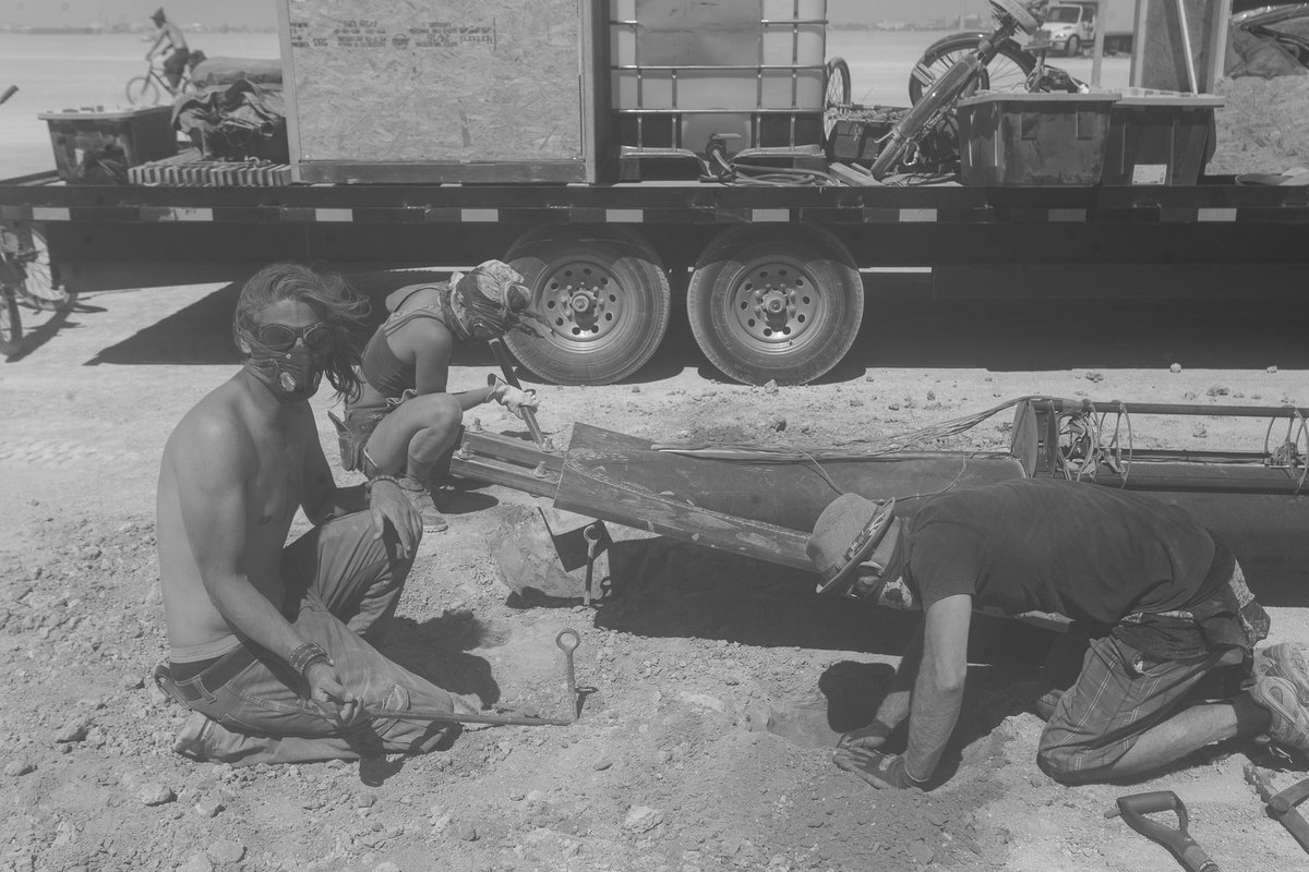 Therolin no2 Build Crew working in the dust.
