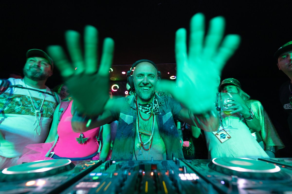 Lee Burridge at DISTRIKT