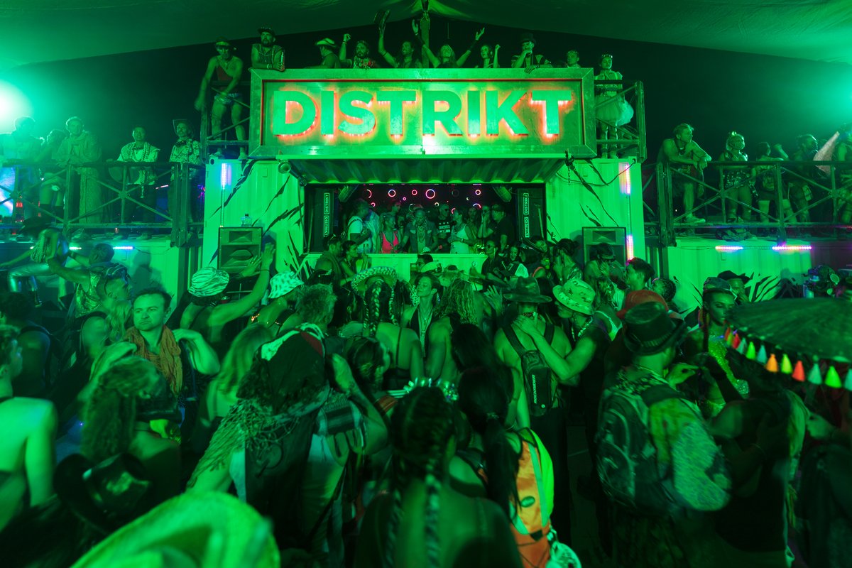 Lee Burridge at DISTRIKT