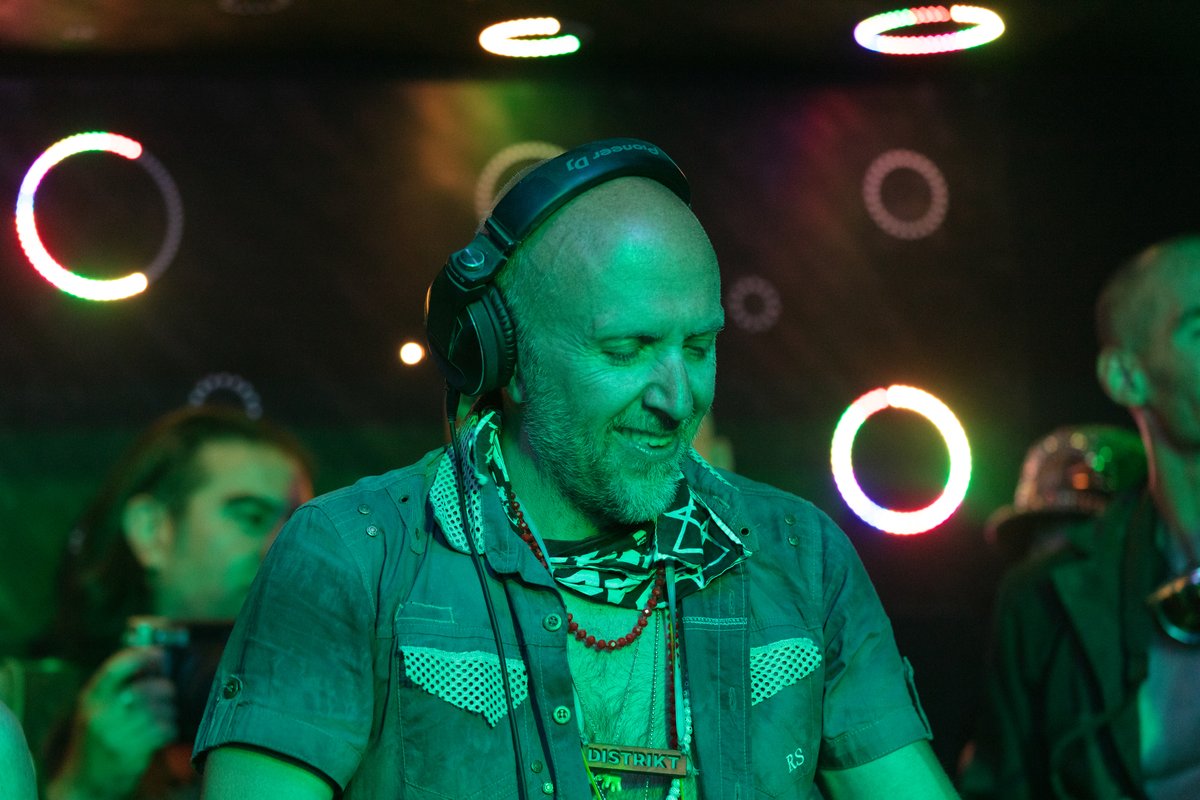Lee Burridge at DISTRIKT