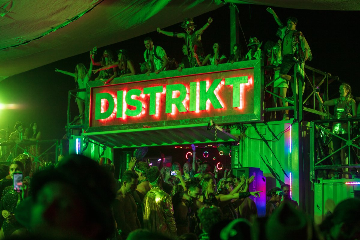 Lee Burridge at DISTRIKT