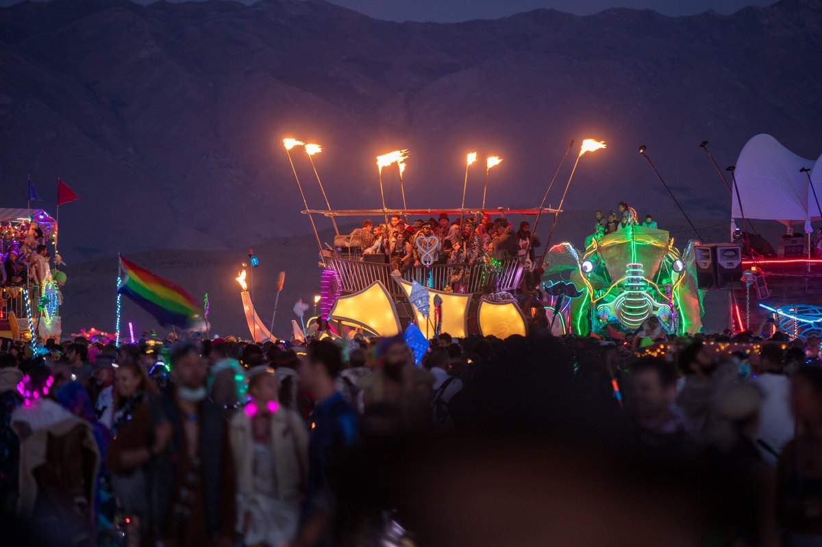 After 8 years of Burning I finally managed to catch the legendary Tycho performing one of this incredible sunrise sets. You can listen the set here: https://soundcloud.com/tycho/inversion-burning-man-sunrise-set-2019