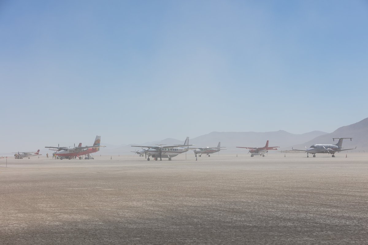 Aircraft at NV88.