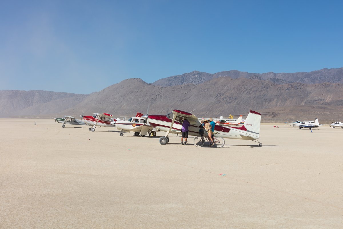 Aircraft at NV88.