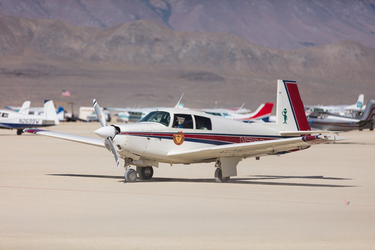 Aircraft at NV88.