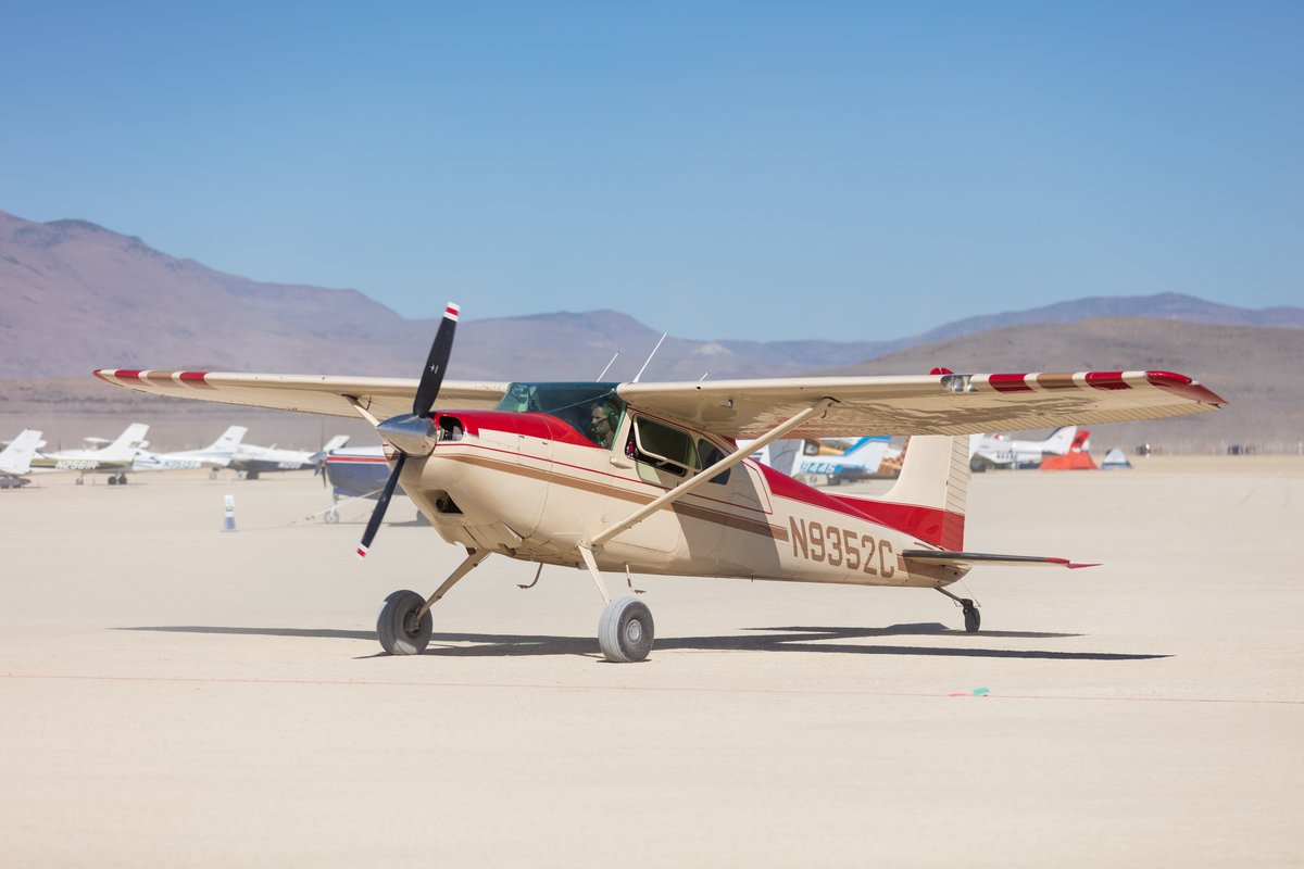 Aircraft at NV88.