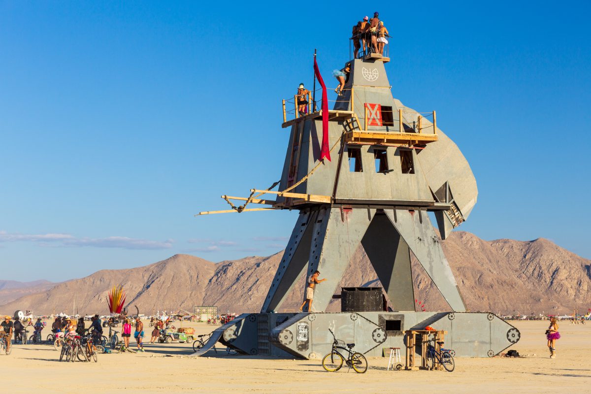 The Alien Siege Machine by: Dan Fox year: 2014  The Alien Siege Machine is a ghost ship. It travels through space and time imperiling all it encounters. Appearing throughout the epochs, crews are enslaved and are driven by a mysterious rancor to pilot the Machine into battle, often adding their o...