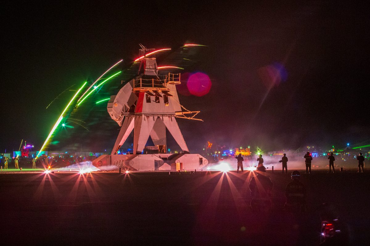 The Alien Siege Machine Burn by: Dan Fox year: 2014  The Alien Siege Machine is a ghost ship. It travels through space and time imperiling all it encounters. Appearing throughout the epochs, crews are enslaved and are driven by a mysterious rancor to pilot the Machine into battle, often adding th...