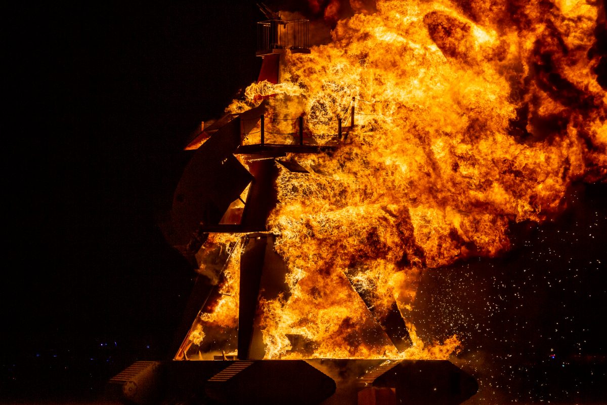 The Alien Siege Machine Burn by: Dan Fox year: 2014  The Alien Siege Machine is a ghost ship. It travels through space and time imperiling all it encounters. Appearing throughout the epochs, crews are enslaved and are driven by a mysterious rancor to pilot the Machine into battle, often adding th...