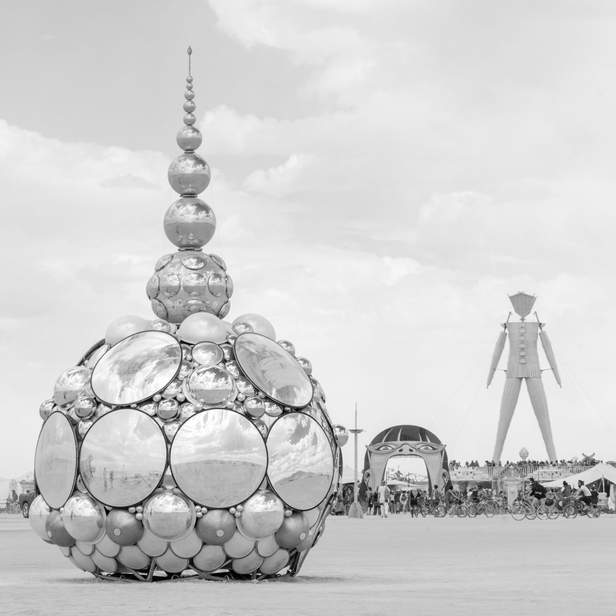 Compound Eye/"I" from: Newark, CA year: 2015  Compound I" glistens like a totemic pillar of eyeballs as light undulates over its multifaceted orbs. Mirrored spheres, surfaced with lens-like convex mirrors, stack one atop the other to a height of 18', referencing compound eyes of in...